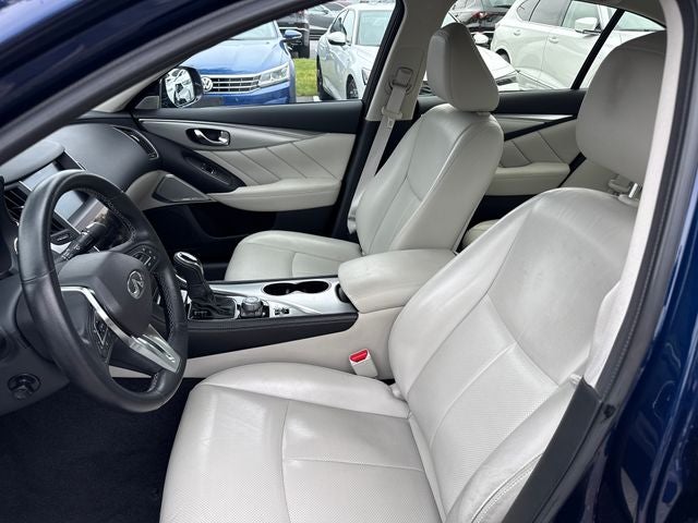 2022 INFINITI Q50 LUXE AWD